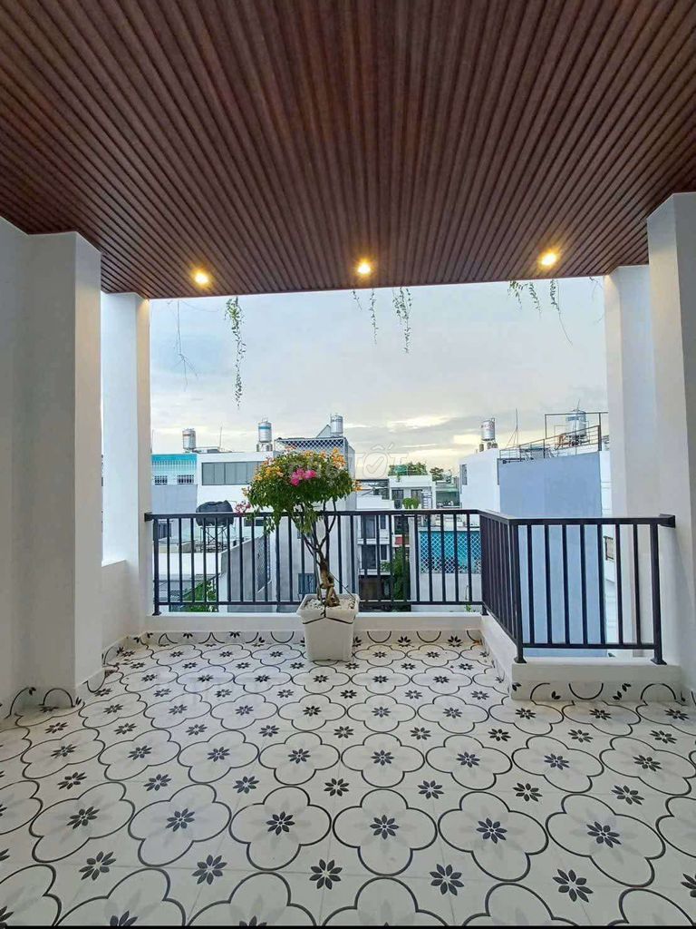Nice house full of furniture, ground, three stories, four bedrooms, near Thạnh Xuân.