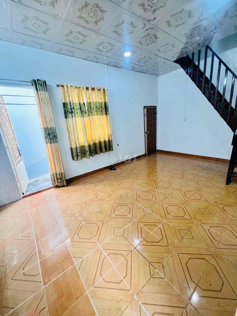 1 st floor 1 4th floor bedroom 2 toilet 5 x 20 near the lane of a tnpb