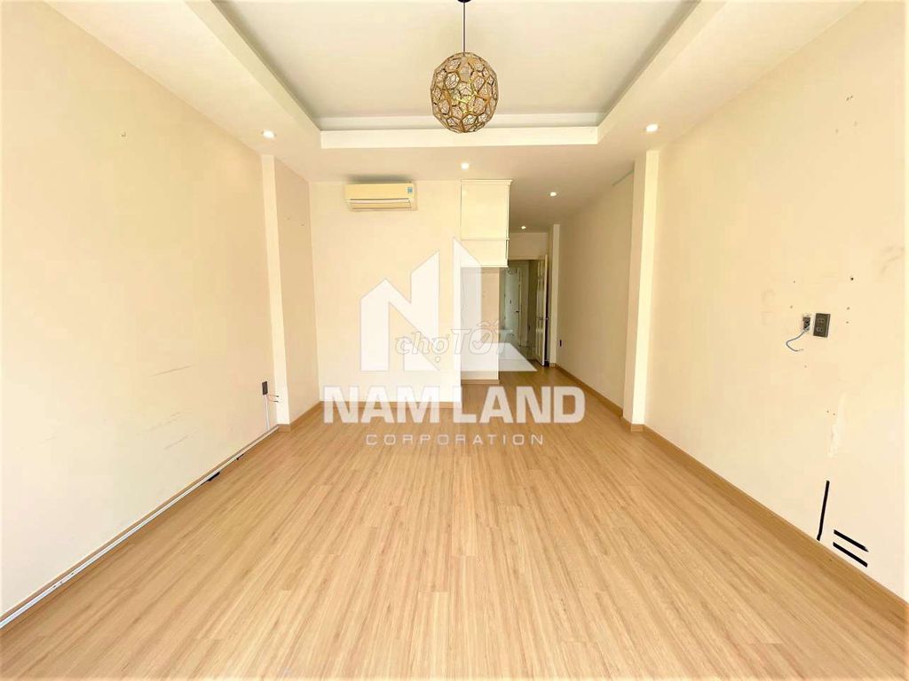 Three-foot apartment with apak basic interior. 32 million.