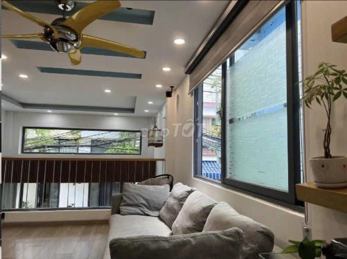 Rent an entire Tân Bình, 100 meters, 5 bedrooms, 25 million a month.