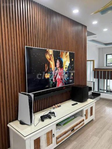 Rent an entire Tân Bình, 100 meters, 5 bedrooms, 25 million a month.