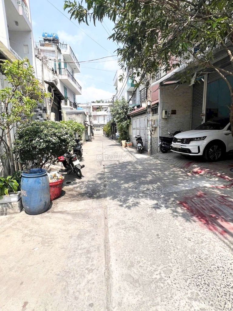 Rent 413 Lê Văn Quới -15 million - 6 bedroom - 4 story - truck alley