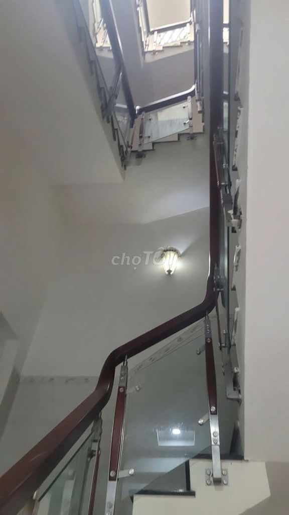 We'll rent a house right now. One foot, two stories, four bedrooms. Three toilets.