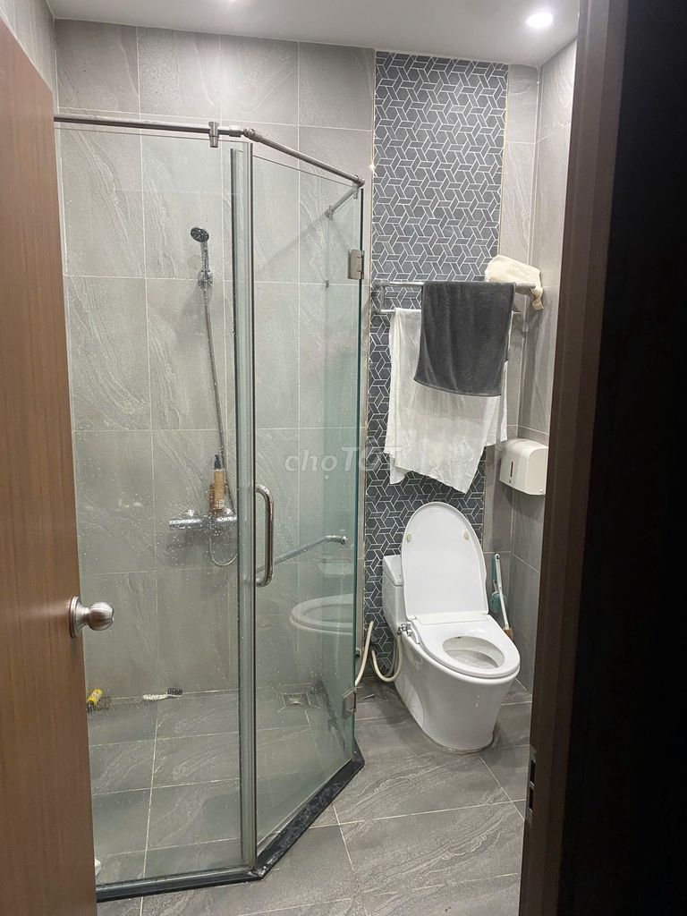 Let's rent a front house on Tên Lửa 8 mx25 cast 3 full interior plates