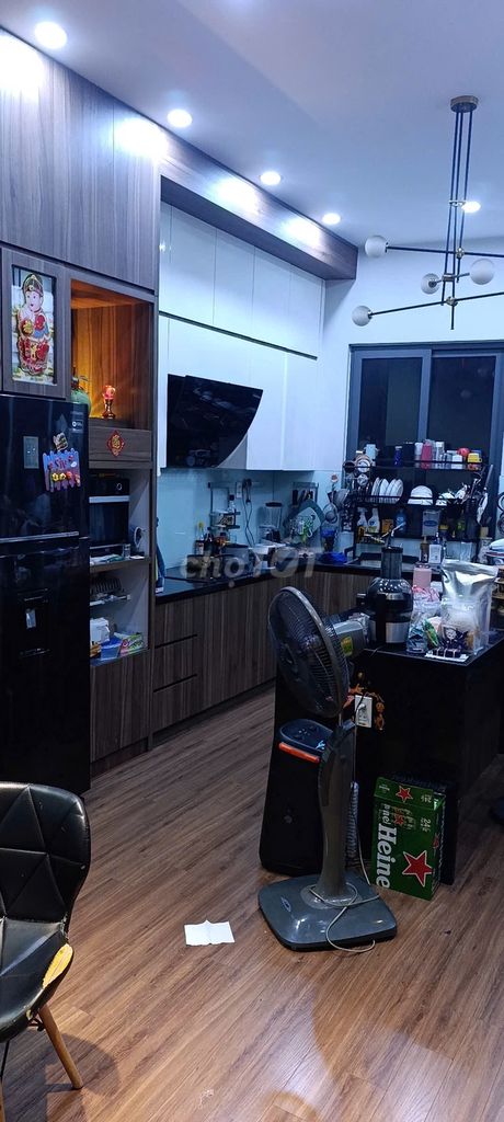Let's rent a front house on Tên Lửa 8 mx25 cast 3 full interior plates