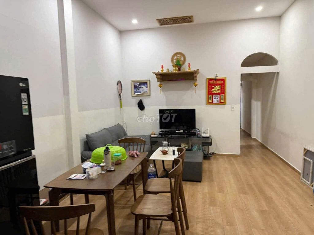 Two p's private sleep- Cô Giang, Phú Nhuận-int-house-- 15 million a month.