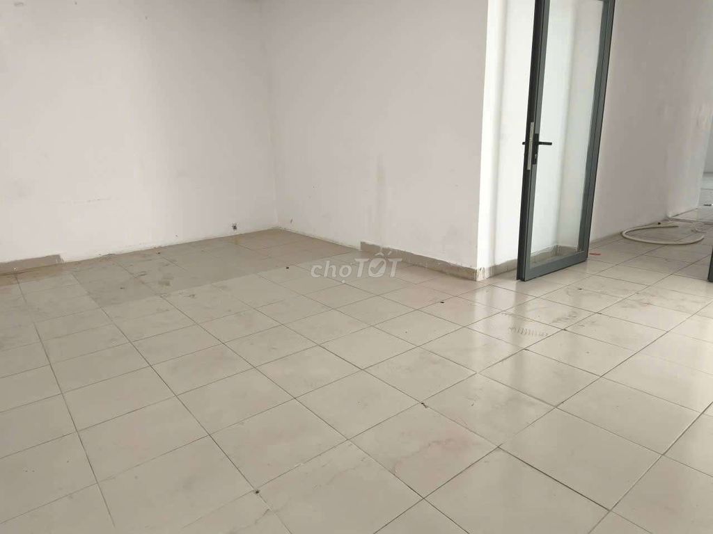 Rent the original house 160 M2 in front of the road right aeon Tân Phú