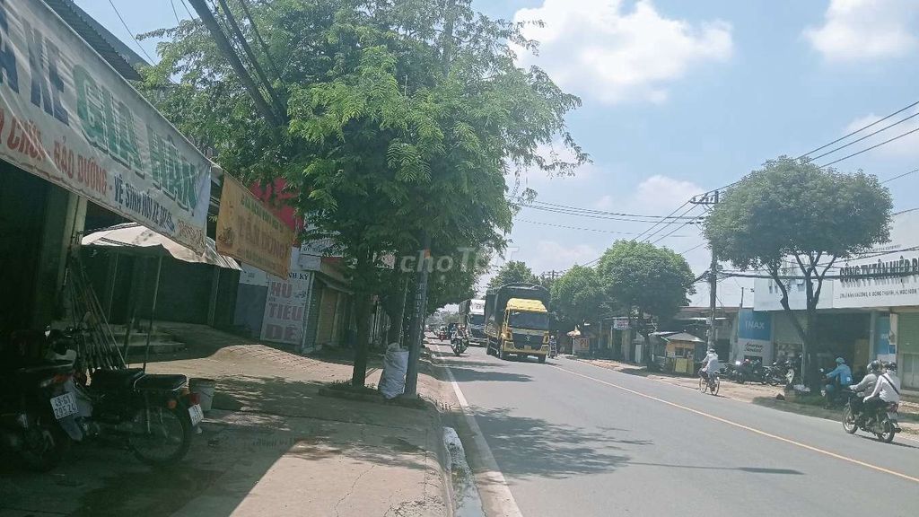 Rent women from Lê Văn Khương Street warehouses bordering District 12.