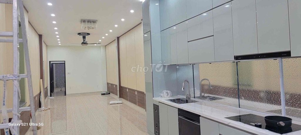 Rent a Trường Chinh-714 Tân Bình