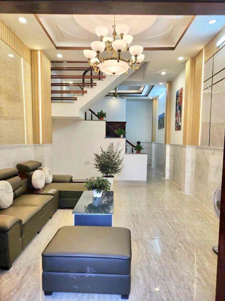 Renting an alleyhouse with a nice interior near the District of 12.