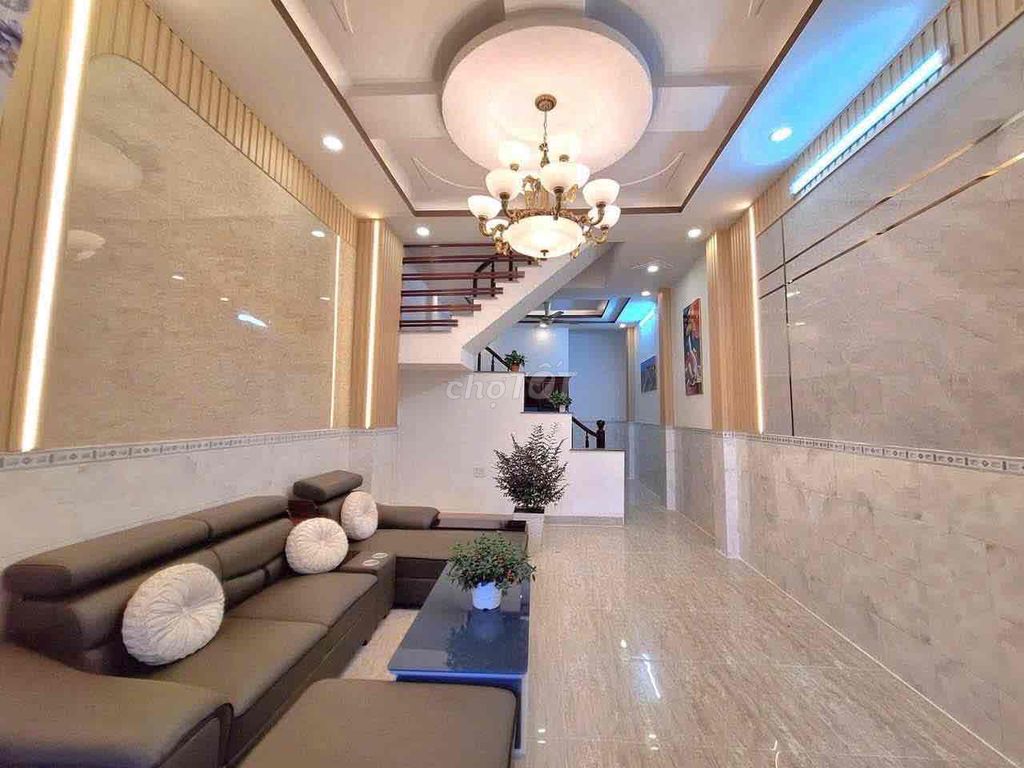 Renting an alleyhouse with a nice interior near the District of 12.