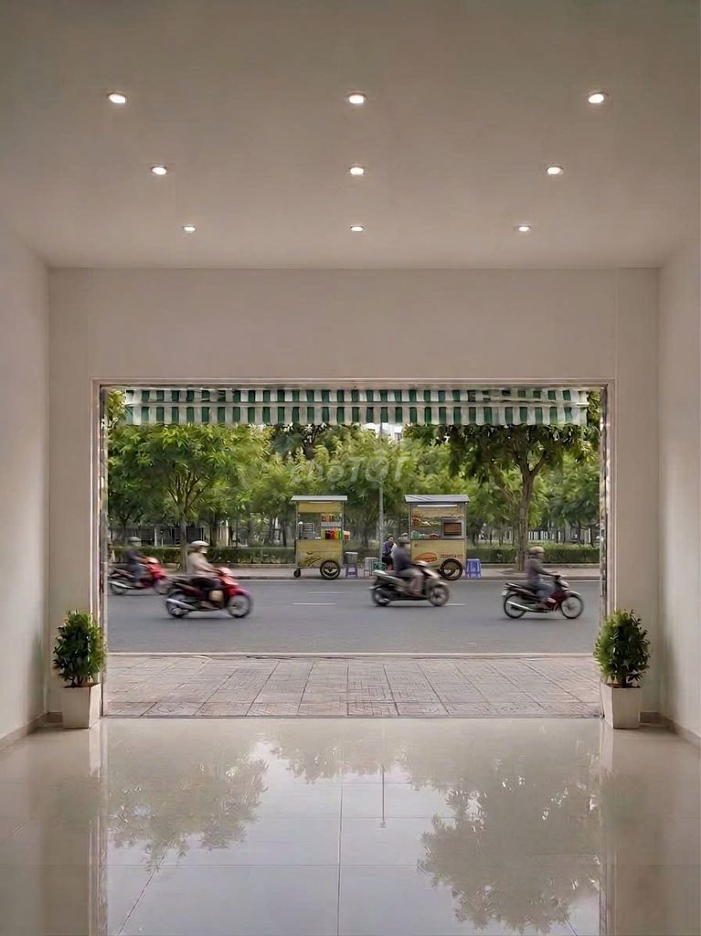 Rent one Lê Minh Xuân, 070 8, Q. Tân Bình, 40 million.