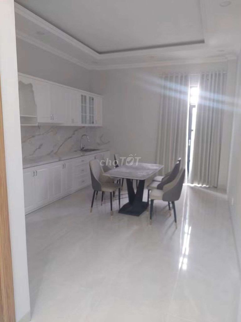 Rent a cash house. Mạc Đĩnh Chi District 1.