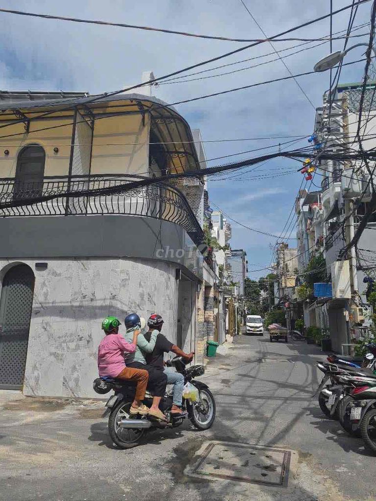 Rent a two-way corner of a Lê Văn Thọ truck 8 Gò Vấp