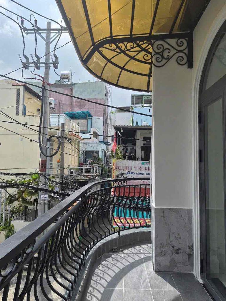 Rent a two-way corner of a Lê Văn Thọ truck 8 Gò Vấp