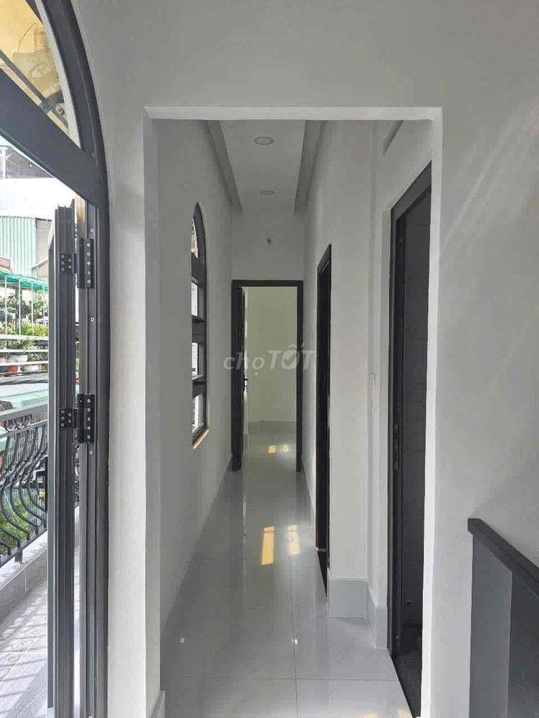 Rent a two-way corner of a Lê Văn Thọ truck 8 Gò Vấp