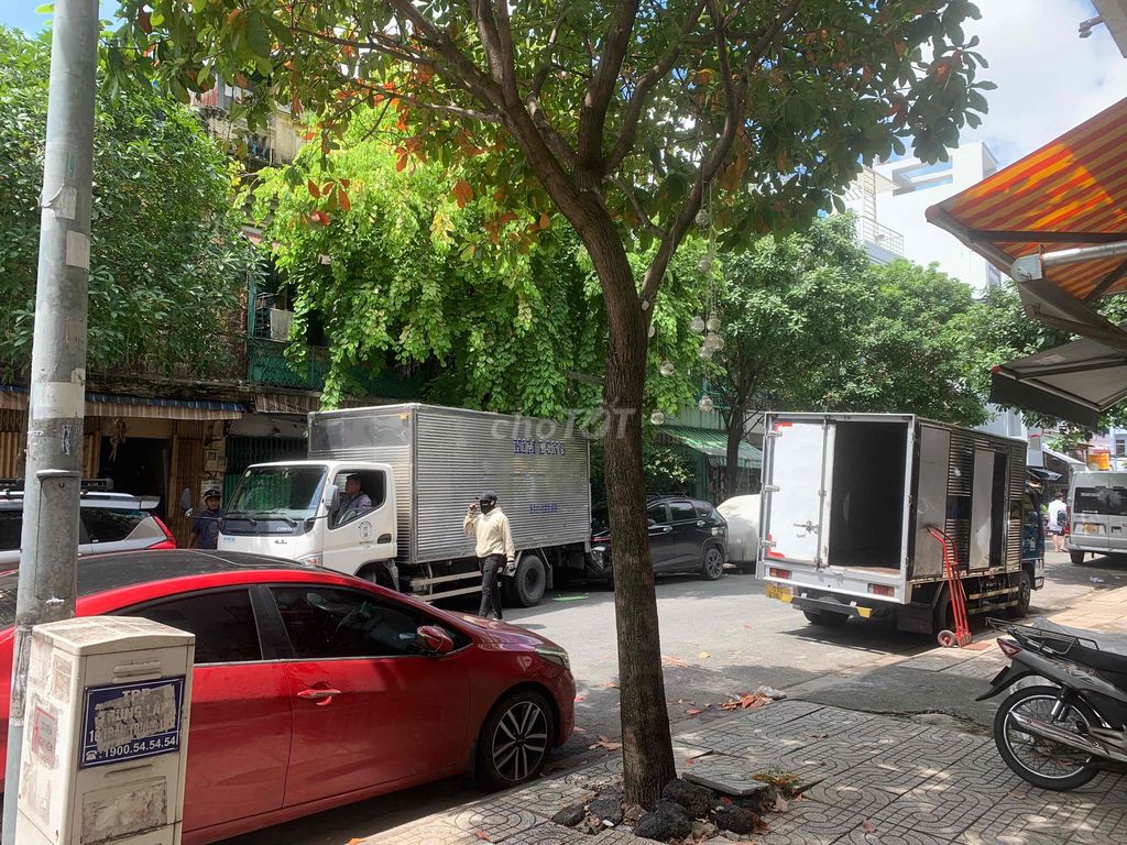 Rent spa, nail, vp front Trần Trung Lập, District 6