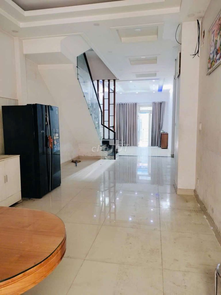 Rent a five-size house, four toilets.