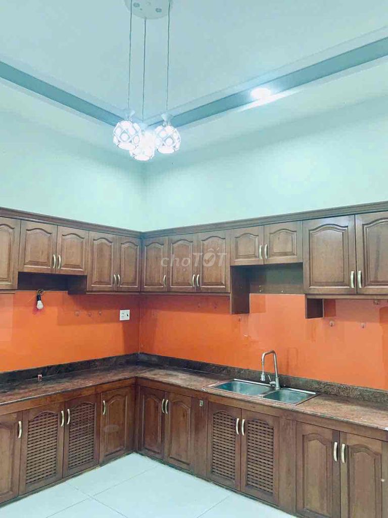 Renting the Fire Department Cash [4 m x 20 m] 4 floors ]