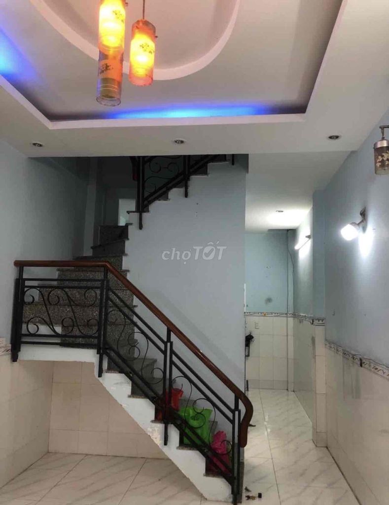 Rent a small two bedroom 2 3rd Street toilet