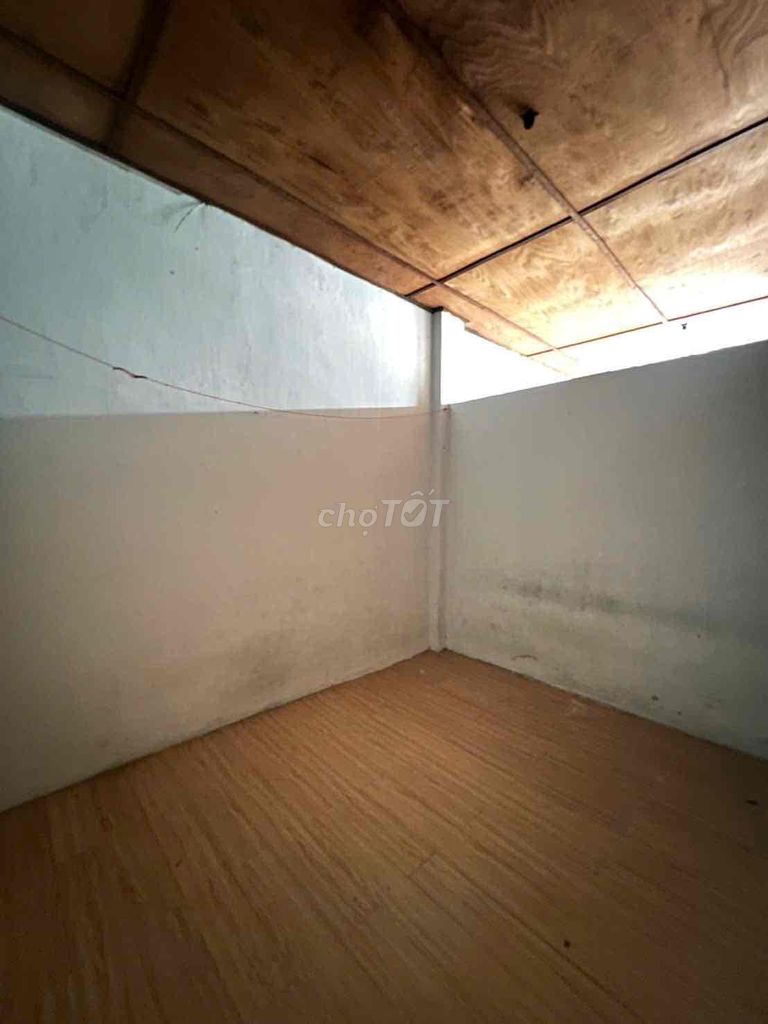 Rent a house on 106 Man Goods 300 meters old house for 6 million