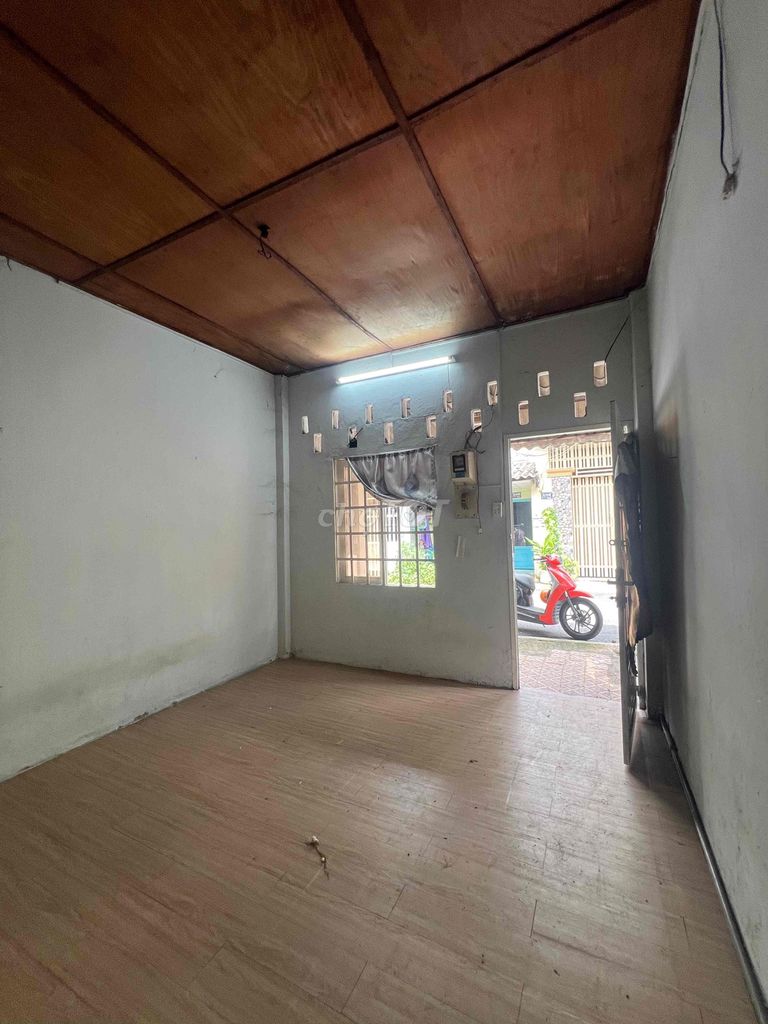 Rent a house on 106 Man Goods 300 meters old house for 6 million