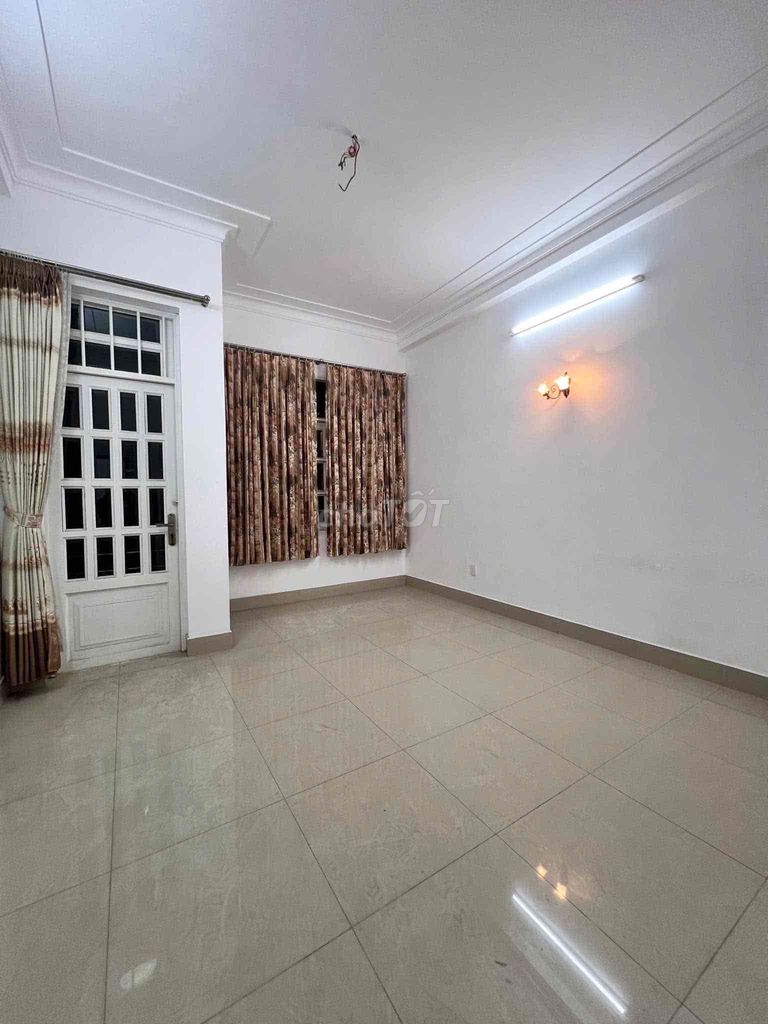 Phạm Văn Bạch writer 6 meters 4 bedroom 3 toilets cost 14 million long hours