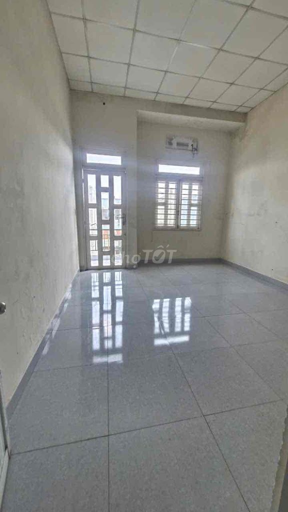 Rent the whole Võ Văn Vân vlb house all the time, right at the cost.