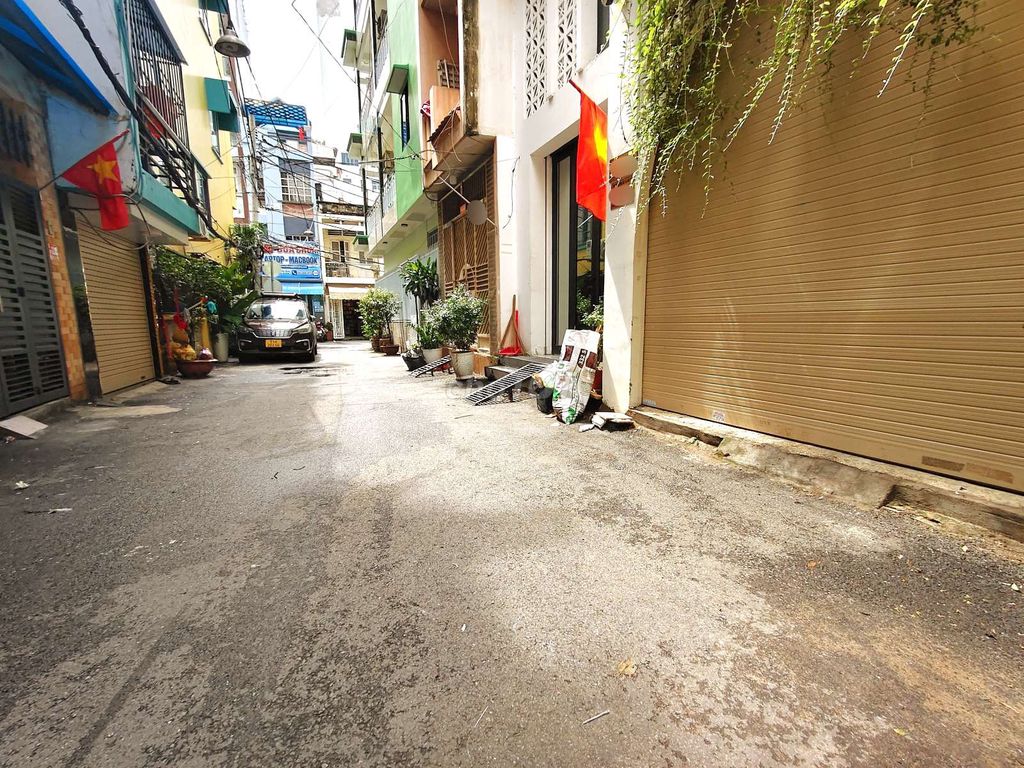 The Parking Road.