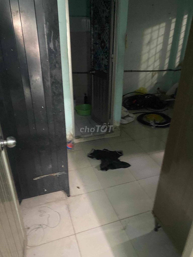 Rent 4 x 20. 8 meters back. Quang Trung.