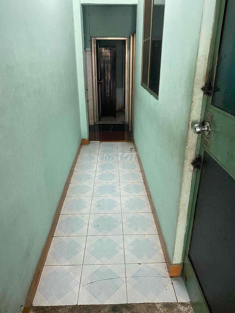 Rent 4 x 20. 8 meters back. Quang Trung.