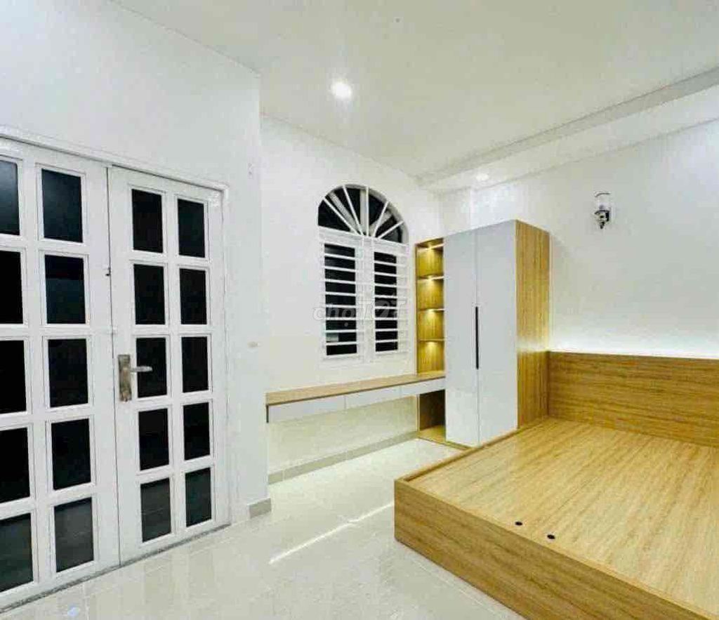 Rent a full Thạnh Lộc 19 interior two-story bedroom three toilets.
