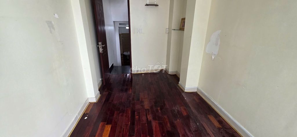 Rent Nguyễn Văn Tráng Cash House, District 1 right here. Zenplaza.