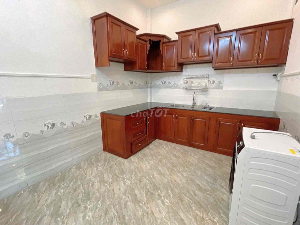 The new Tân Kỳ Tân Quý, 4 bedrooms, need rent.