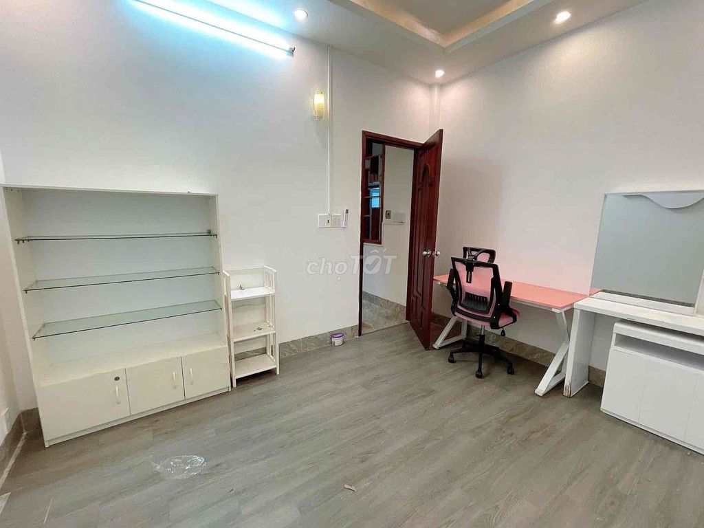 The new Tân Kỳ Tân Quý, 4 bedrooms, need rent.