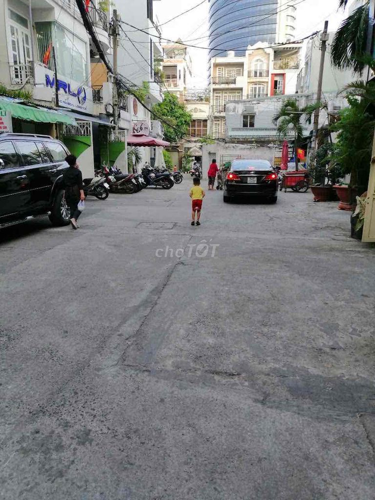 Rent 25/5 Nguyễn Bỉnh Khiêm District 1