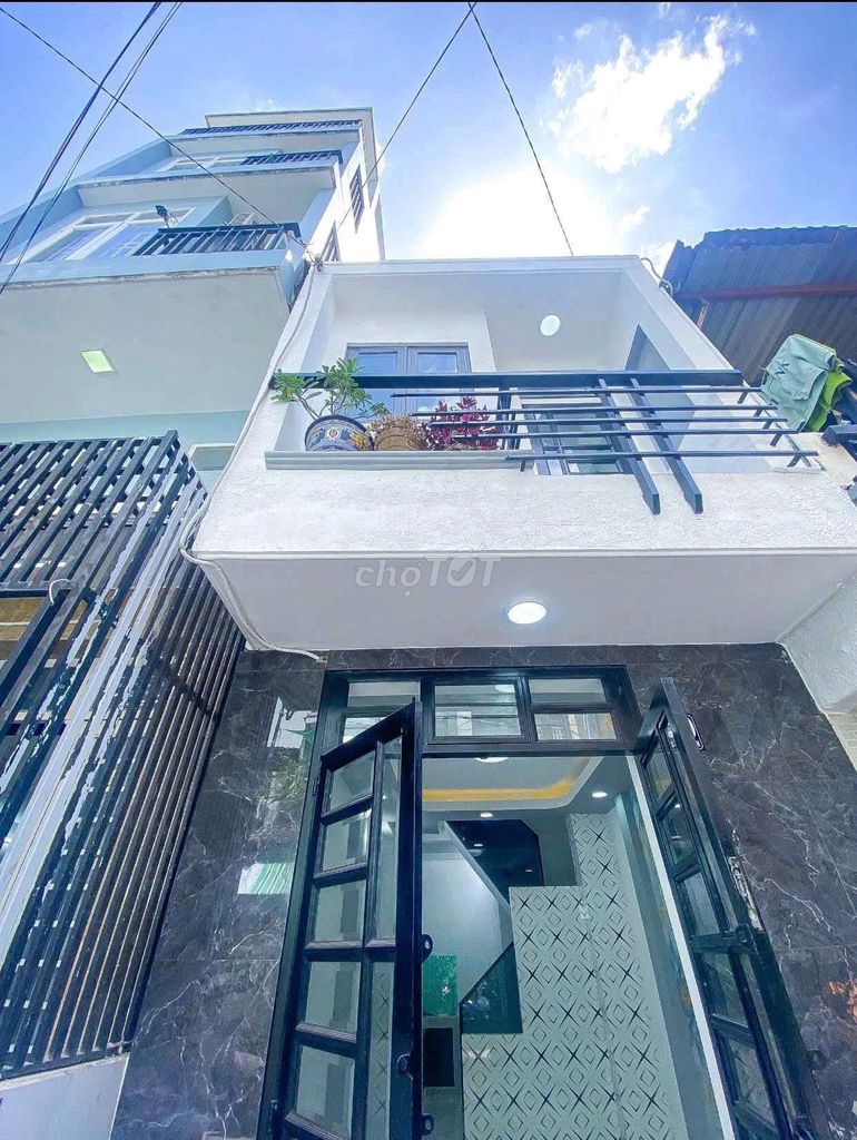 New construction house Kent ace who needs to rent a new house fast