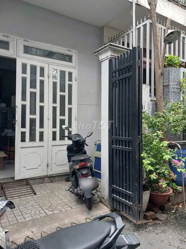Rent two bedrooms, two Linh Xuân old Thủ Đức toilets.