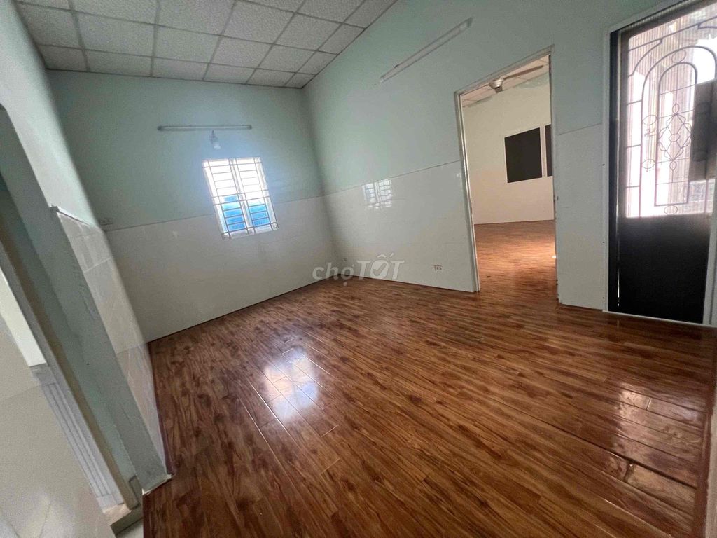 Rent the former canal 4 bedrooms 1050/ Quang Trung-7708.