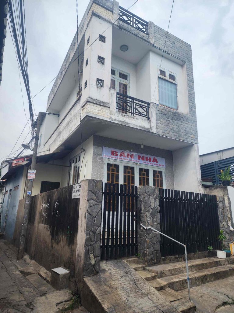 Let's rent out the original house.