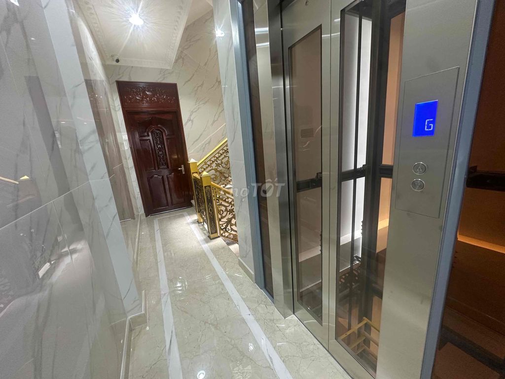 Rent a new 3 Tháng 2 District 10 [4 m 28 m] elevator 4"]