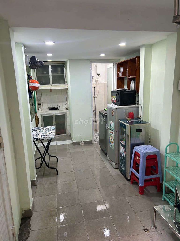 Rent a Trần Khắc Chân.
