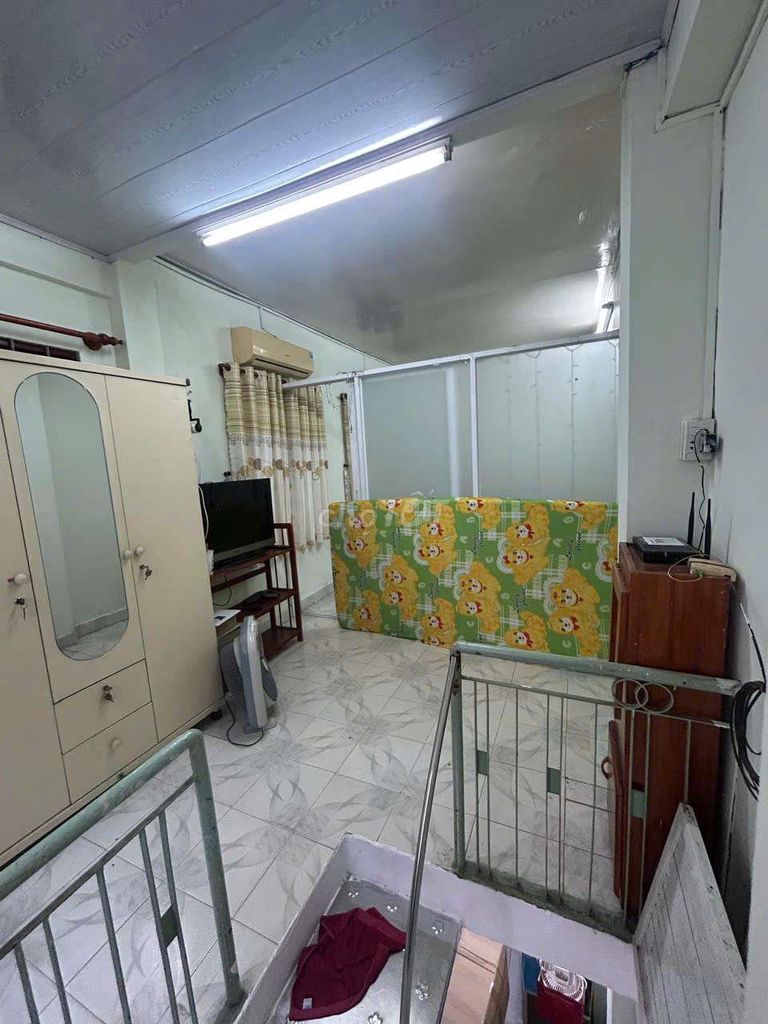Rent a Trần Khắc Chân.
