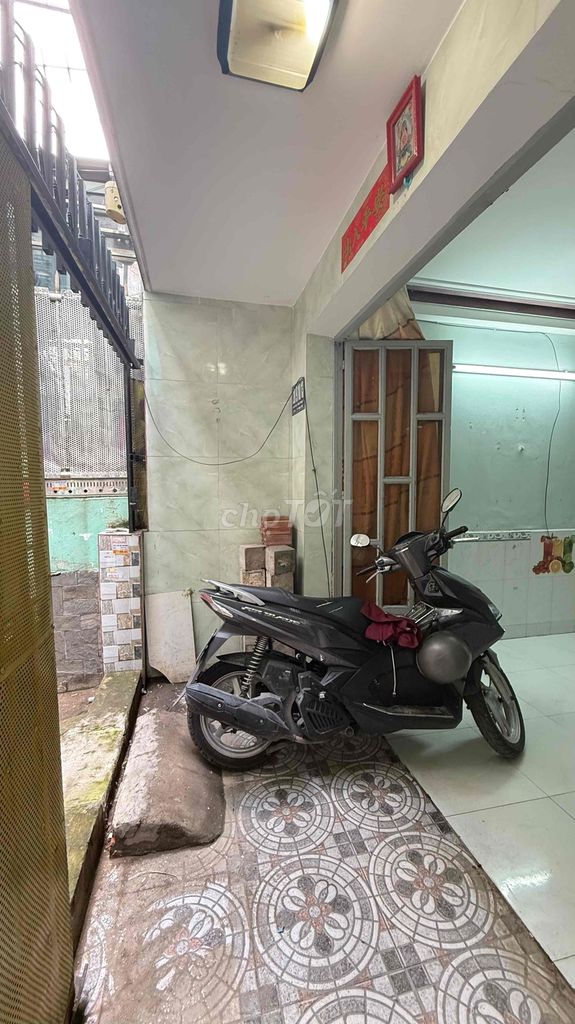 4th floor X 10 house, area using 80 meters2, strip alley