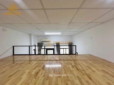 Room with a copy for Four-one-oh. You're at the University of hutech. Just 100 meters.