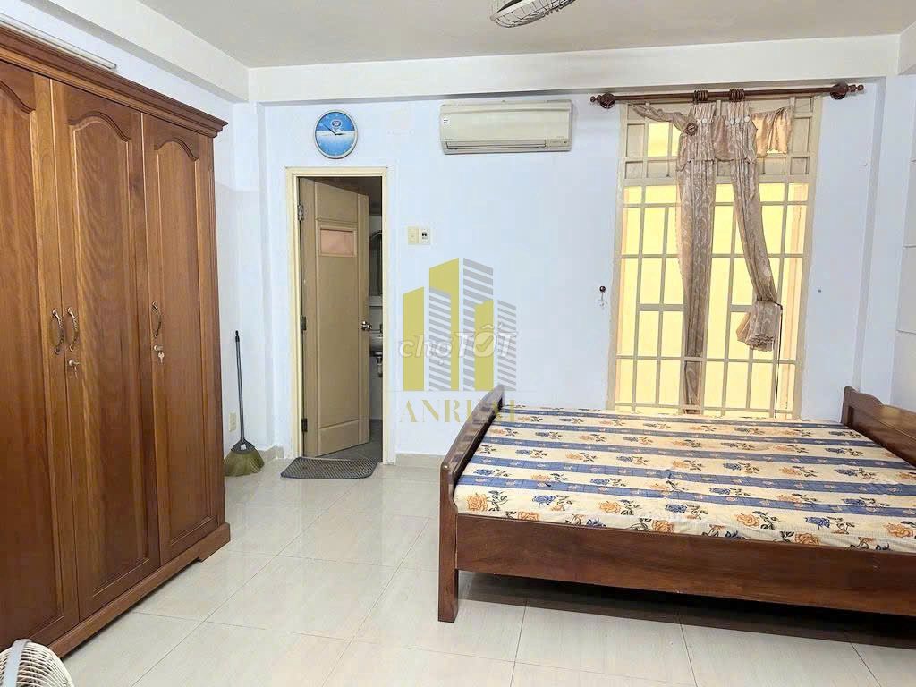 Rent Trần Não 4 rooms, furniture. It's only 17 million.