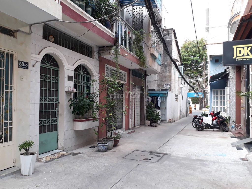Rent the Krissi Nguyễn Bỉnh Khiêm multikao for 13 million refrigerators.