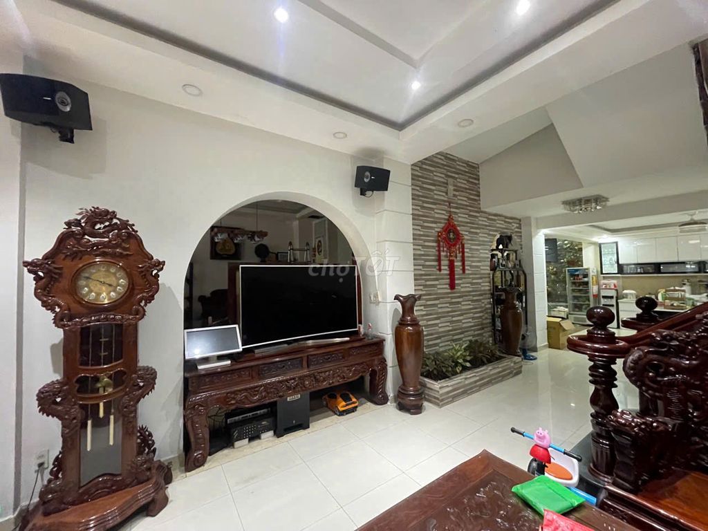 Rent the original house in cash.