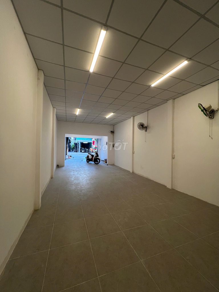 Rent a Tỉnh lộ 10, P. Tân Tạo, Q. Bình Tân, 23 million.