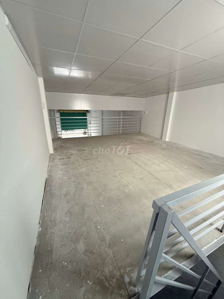 We need to rent a four-sided house. This is an area of 4.5 x20 new housing guards.